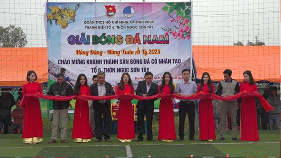 Khánh thành sân bóng đá mini cỏ nhân tạo tại Bình Phục