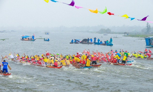 Thôn Bình Hoà đoạt chức vô địch Giải đua thuyền truyền thống xã Bình Giang mừng Xuân Ất Tỵ năm 2025