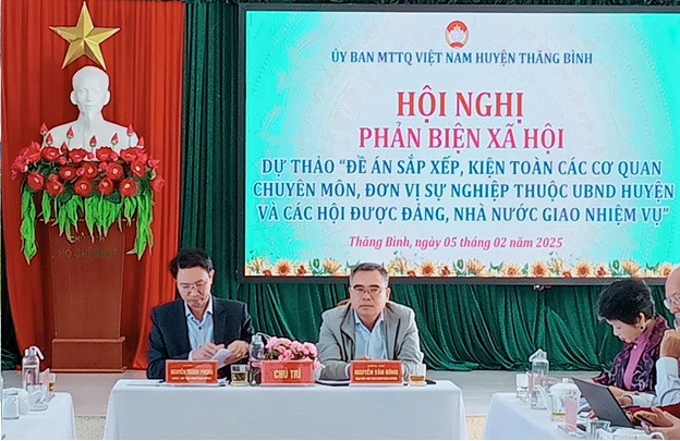 Phản biện đề án Sắp xếp, kiện toàn các cơ quan chuyên môn, đơn vị sự nghiệp thuộc UBND huyện và các Hội được Đảng, Nhà nước giao nhiệm vụ