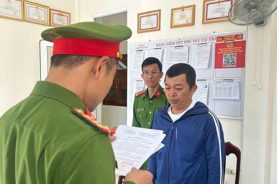 Khởi tố, bắt tạm giam đối tượng dùng cồn y tế pha chế rượu khiến hai người tử vong