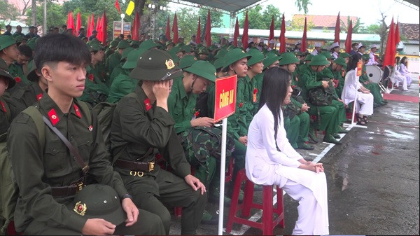 Thanh niên Thăng Bình lên đường thực hiện nhiệm vụ bảo vệ Tổ Quốc