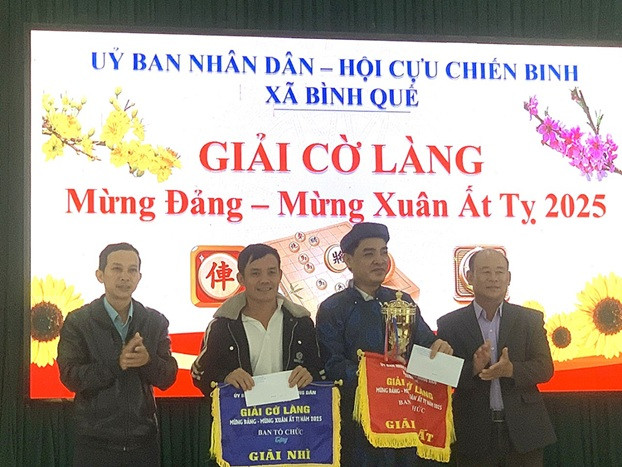 Bình Quế ra mắt câu lạc bộ cờ tướng và thi đấu giải cờ làng 2025