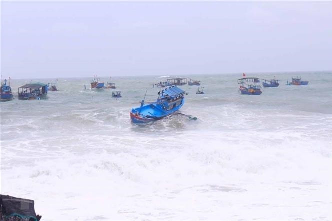 Tin cảnh báo thời tiết nguy hiểm trên biển