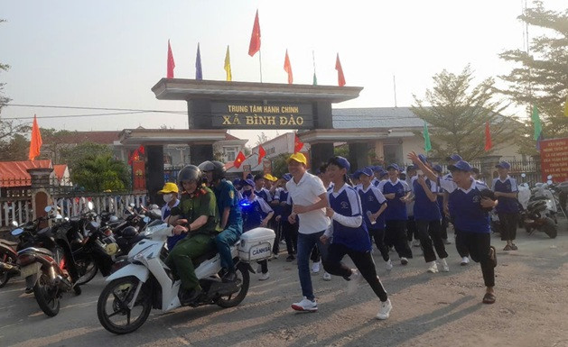 Xã Bình Đào phát động Ngày chạy Olympic vì sức khỏe toàn dân năm 2025