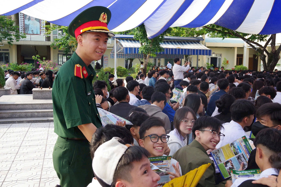 Bộ Quốc phòng tư vấn tuyển sinh quân sự tại Quảng Nam