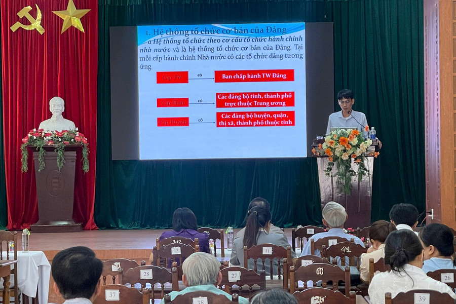 Tam Kỳ khai mạc lớp bồi dưỡng nghiệp vụ công tác Đảng