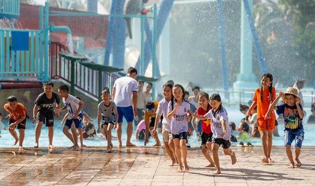 500 học sinh huyện Thăng Bình được trải nghiệm miễn phí ở Vinwonders Nam Hội An