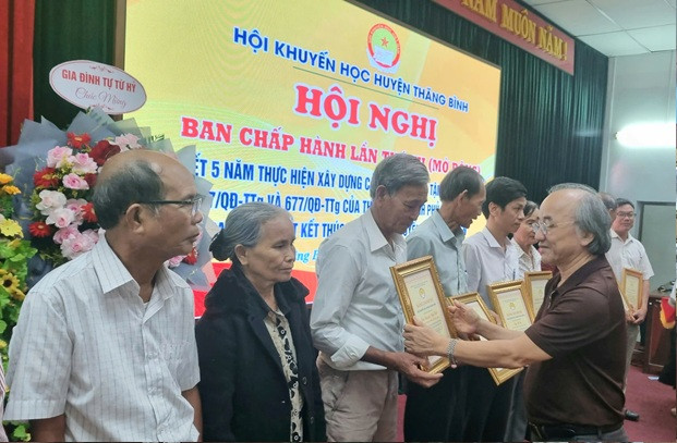 Thăng Bình vinh danh 80 tổ chức, cá nhân có nhiều đóng cho công tác khuyến học, khuyến tài
