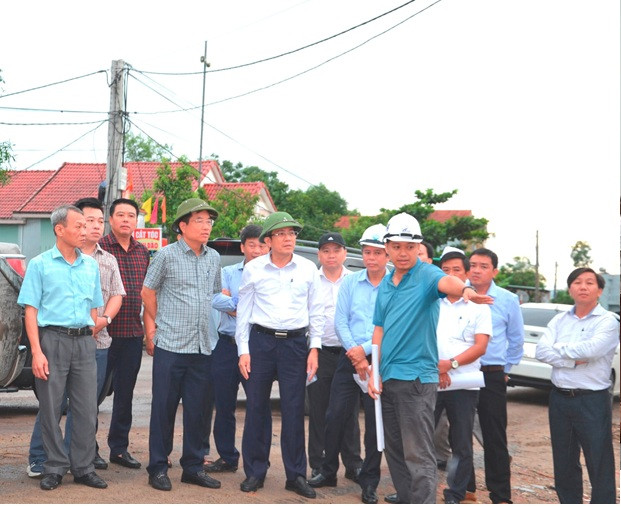 Lãnh đạo tỉnh Quảng Nam kiểm tra, giải quyết vướng mắc mặt bằng dự án quốc lộ 14E